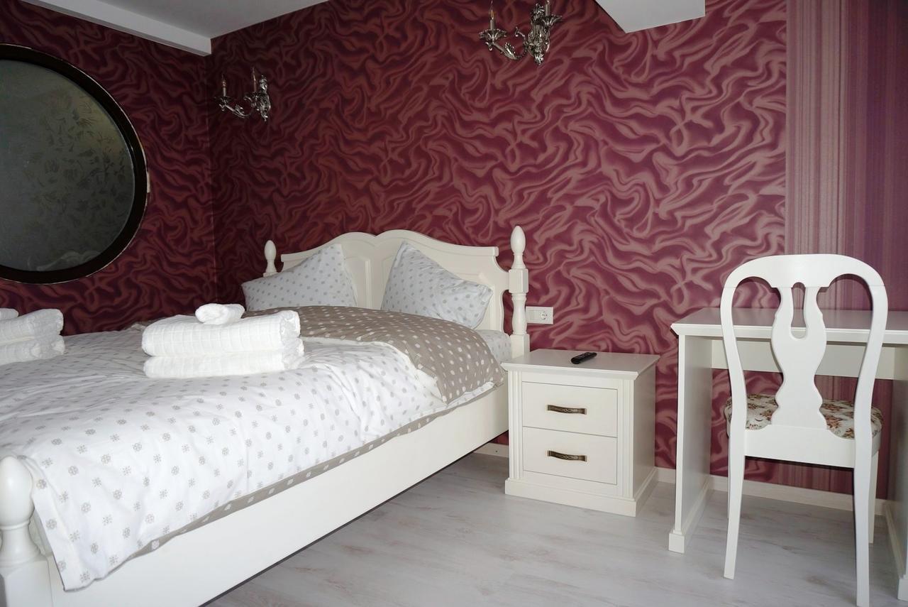 Romantic Boutique Focşani Exteriör bild