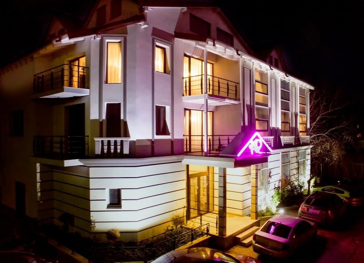 Romantic Boutique Focşani Exteriör bild