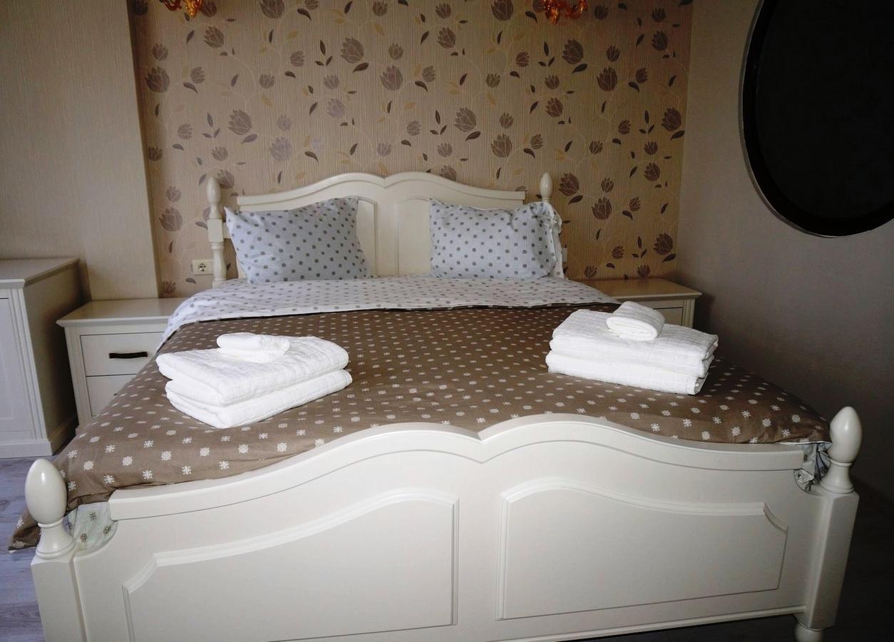 Romantic Boutique Focşani Exteriör bild