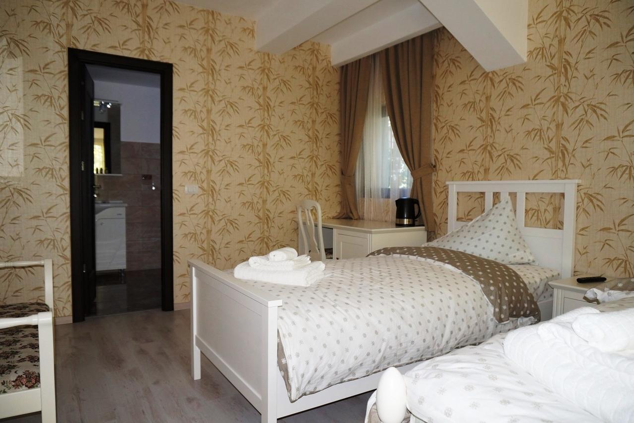 Romantic Boutique Focşani Exteriör bild