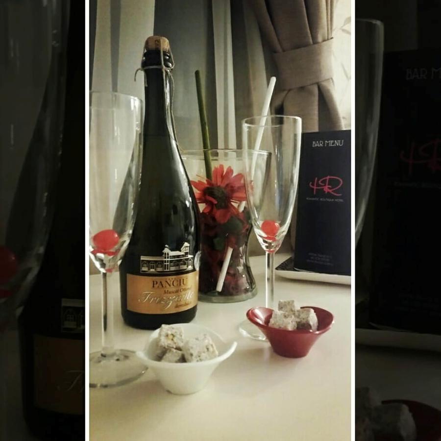 Romantic Boutique Focşani Exteriör bild